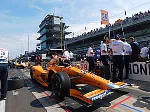 Archivo:Dallara DW12 (Fernando Alonso) 2017 Indianapolis 500