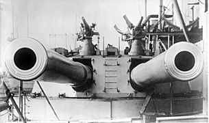 HMSDreadnought gunsLOCBain17494