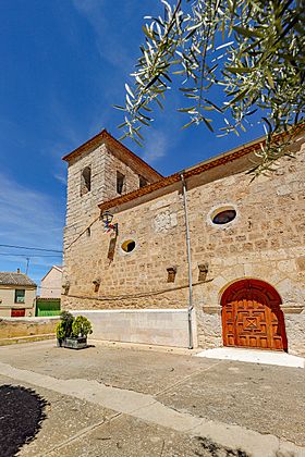 Iglesia de San Andrés Apostol en Berlangas de Roa.jpg