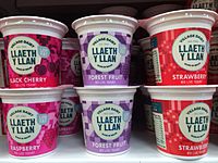 Archivo:Llaeth y Llan, Village Dairy yogurt