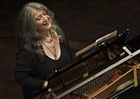 Archivo:Martha Argerich concierto