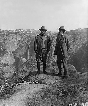 Archivo:Muir and Roosevelt restored