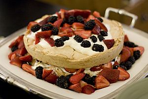 Archivo:Pavlova cake 2