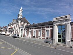 Ribemont (Aisne) hotel de ville et justice de paix.JPG