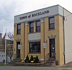Rockland, NY, town hall.jpg