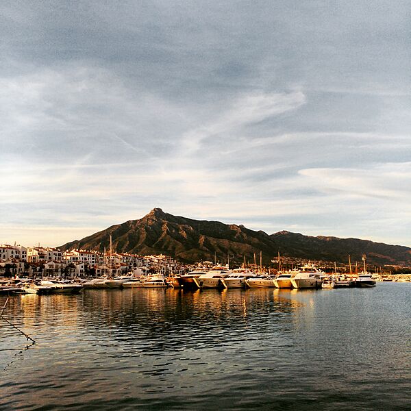 SIERRA BLANCA DESDE PUERTO BANUS