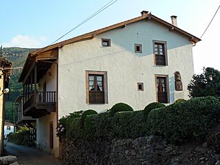 Tuña (Tineo) - Casa del General Riego 2.jpg