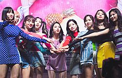 Archivo:Twice in a showcase on April 9, 2018 (2)
