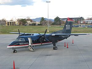 Archivo:US Airways Express Dash 8-100
