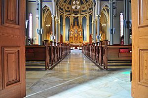 Archivo:Vancouver, WA - St. James Catholic Church - interior 05