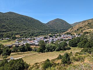 Vista de Murias de Paredes.jpg