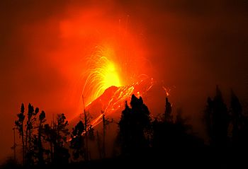 Archivo:Volcán Tungurahua 2011
