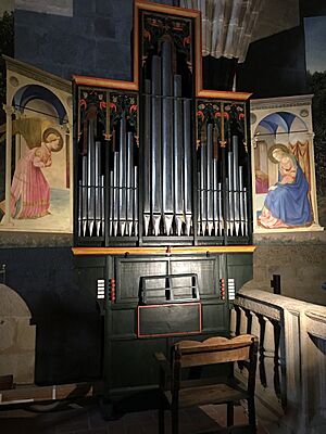 Archivo:Órgano de la iglesia de Santa María de la Consolación (Garrovillas de Alconétar)