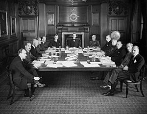 Archivo:Air Council in session WWII IWM CH 966