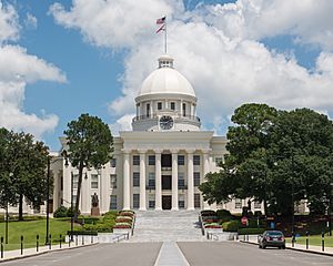Archivo:Alabama State Capitol, Montgomery, West view 20160713 1
