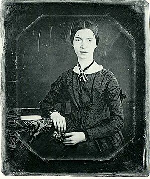 Archivo:Black-white photograph of Emily Dickinson
