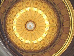 Archivo:CaliforniaCapitolBuildingRotunda