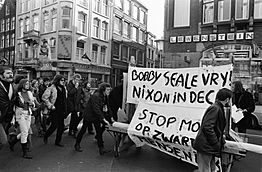 Archivo:Demonstratie voor vrijlating van Zwarte Panter leider Bobby Seale in Amsterdam, Bestanddeelnr 923-3470