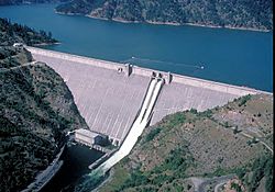 Archivo:Dworshak Dam 1