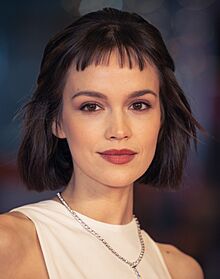 Emilia Schüle-2713 (cropped).jpg