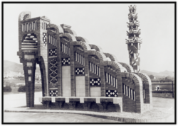 Archivo:Escalera finca Güell