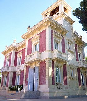 Esplugues de Llobregat - Museu Can Tinturé 3.jpg