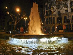 Fountain in Passeig de Gracia (2924630827)