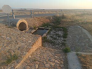 Archivo:Fuente Vieja Collado De Contreras2