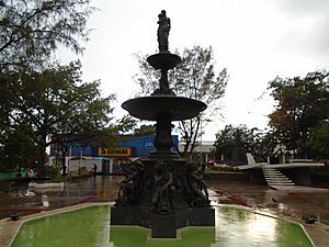 Archivo:Fuente de Neptuno de Zacatecoluca