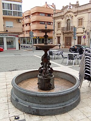 Archivo:Fuente de la Plaza de la Replaceta