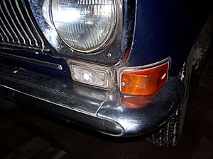 Archivo:GAZ-24 (1st generation) "Volga" (front, flasher and parking lights)