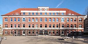 Archivo:Hans-Tilkowski-Schule