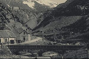 Archivo:Imagen Los Arañones y ruinas de San Antón, año 1915