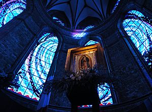 Archivo:Imagen de la Virgen de Guadalupe del Santuario Guadalupano, en Zamora, Michoacán
