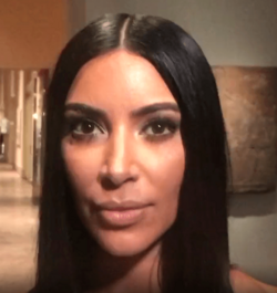 Archivo:Kim Kardashian at the 2017 Met Gala