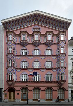 Archivo:Ljubljana building of former Cooperative Bank