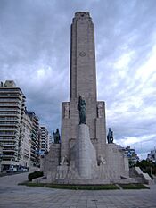Archivo:Monumento a la Bandera 8