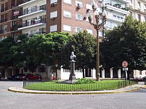 Archivo:Plazoleta Gelly y Obes