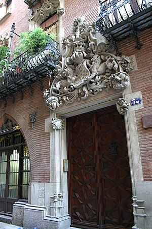 Archivo:Puig.i.Cadafalch.Casa.Martí.4Gats.Barcelona.Entrada2