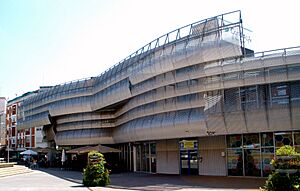 Archivo:Rubí - Mercat Municipal 4