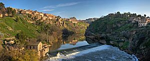 Archivo:Tagus River Panorama - Toledo, Spain - Dec 2006