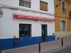 Archivo:Tienda de productos noruegos en Alfaz del Pi (Alicante)