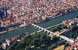 184.Regensbur.Steinerne Brucke a Dunan.jpg