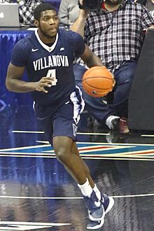 20170213 Villanova-Depaul Eric Paschall dribbling.jpg