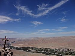 47. vista de Caravelí con la Cruz del Amargoso, se aprecia la ciudad de Caravelí marzo 2013.jpg