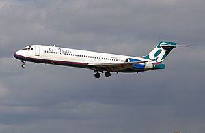 Archivo:AirTran Airways B717-2BD (N969AT) at Baltimore–Washington International Airport