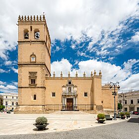 Badajoz Cathedral 2024 - West Façade.jpg