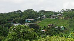 Barrio en Purabá de Santa Bárbara de Heredia.jpg