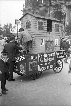 Archivo:Bundesarchiv Bild 102-05979, Berlin, Pfingstreffen der Rot-Front-Kämpfer