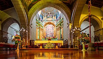 Archivo:Catedral de Quito, Quito, Ecuador, 2015-07-22, DD 75-77 HDR